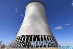 锡林郭勒盟锡林浩特市的电厂冷却塔被吉尼斯世界纪录认定创造“最高的冷却塔”