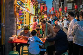 呼和浩特市玉泉区：文明城市创建让市民的幸福感倍增