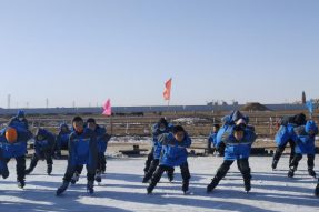 内蒙古媒体人举办冰雪趣味运动会助力冬奥会