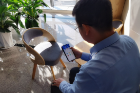 “数字政协”让履职跃然“掌”上