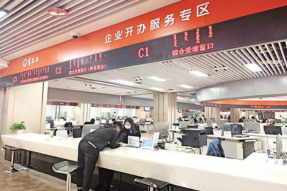 乌海市：筑暖巢引凤栖 精准施策出实招