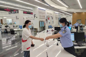 “反恐演练+普法课堂” 上好安全第一课
