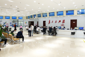包头稀土高新区：“延时+代帮办”让群众办事不延时